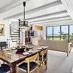 3 Bedroom Gorgeous In 別荘 *
