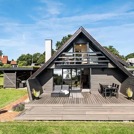 3 Bedroom Gorgeous In Prázdninový dům